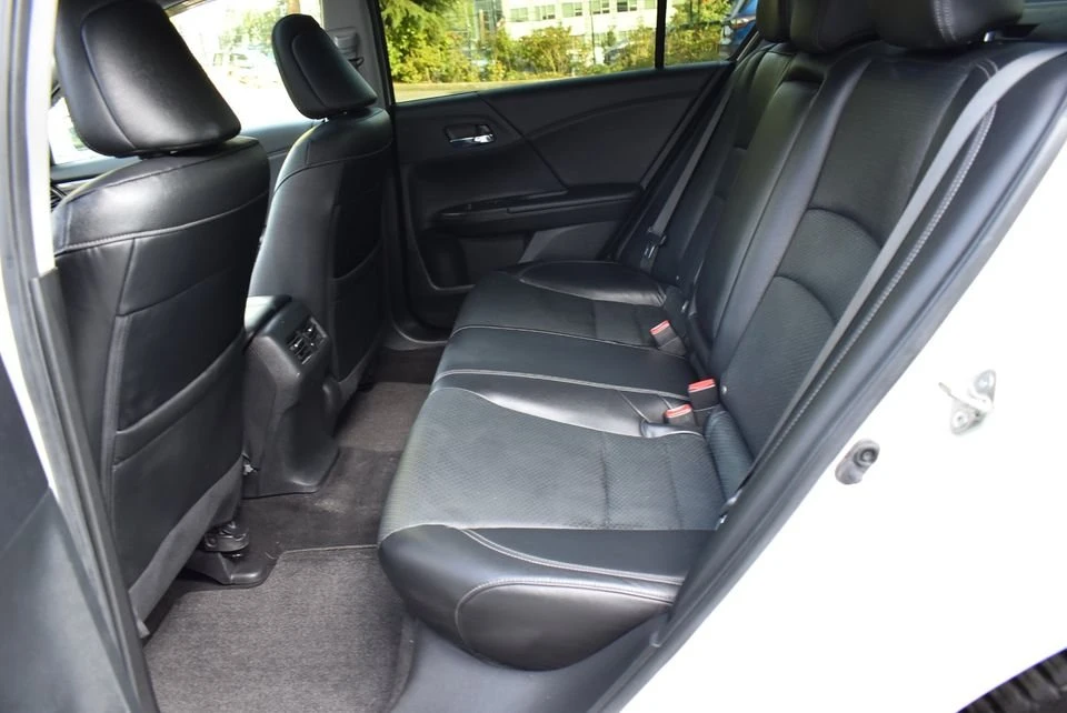 2015 Honda Civic 9th Gen - Image 5 of 5