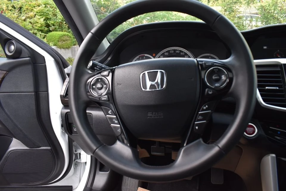 2015 Honda Civic 9th Gen - Image 4 of 5