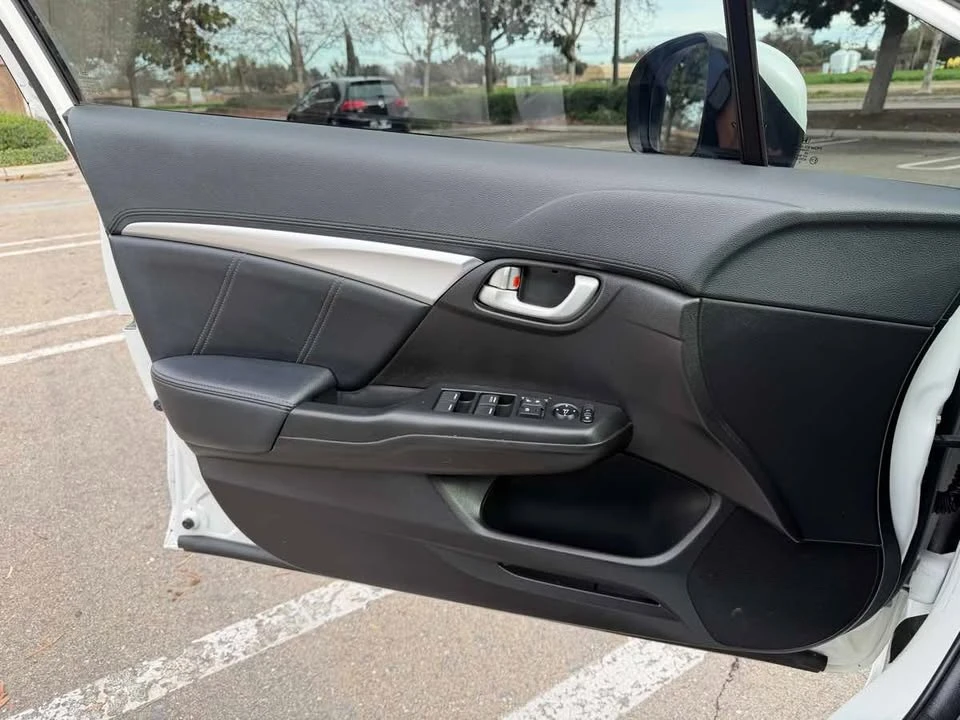2015 Honda Civic 9th Gen - Image 9 of 18