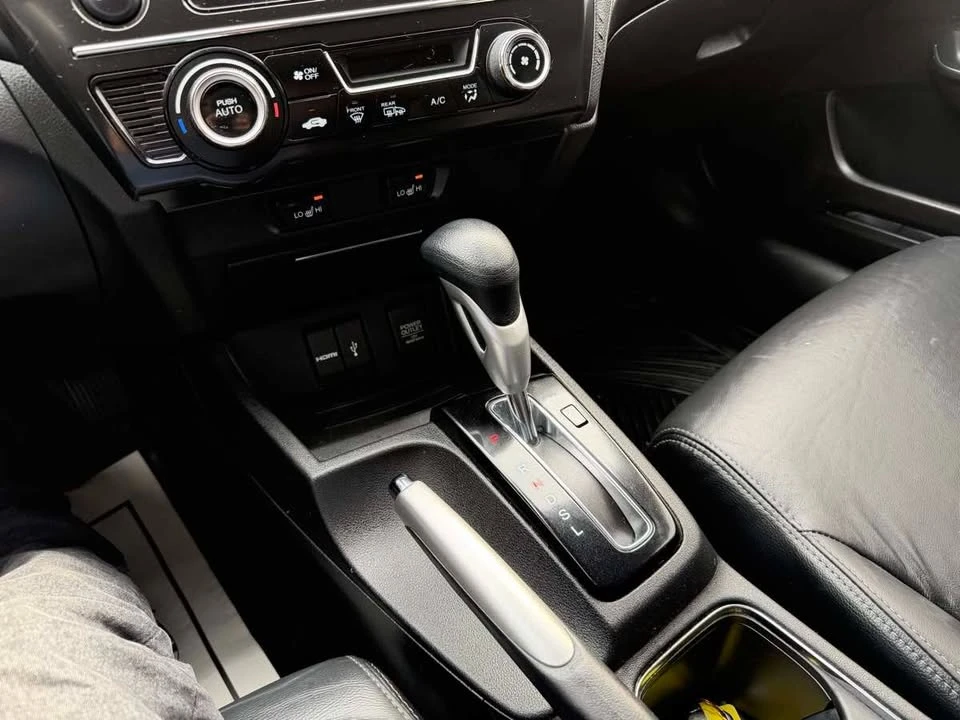 2015 Honda Civic 9th Gen - Image 15 of 18