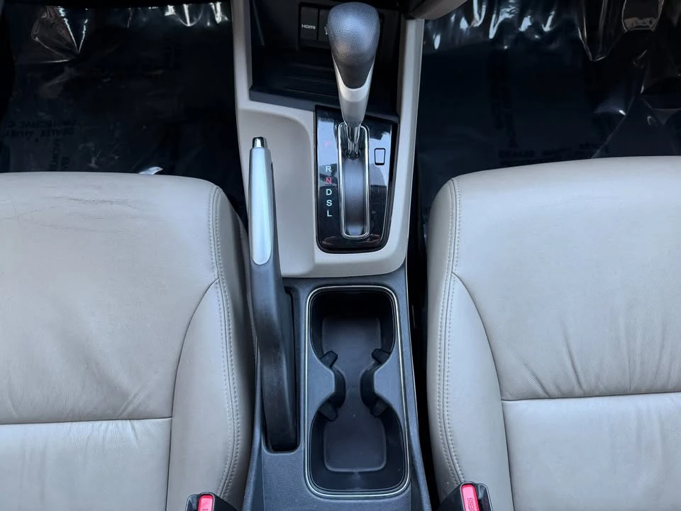2015 Honda Civic 9th Gen - Image 14 of 17