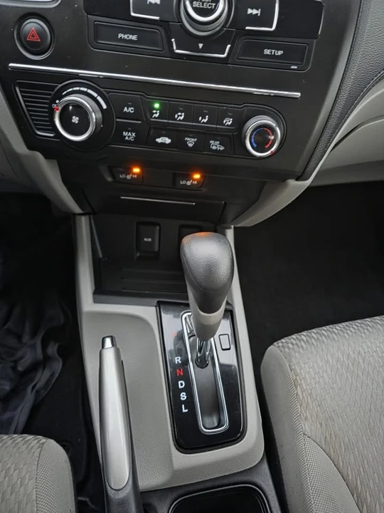 2015 Honda Civic 9th Gen - Image 12 of 16