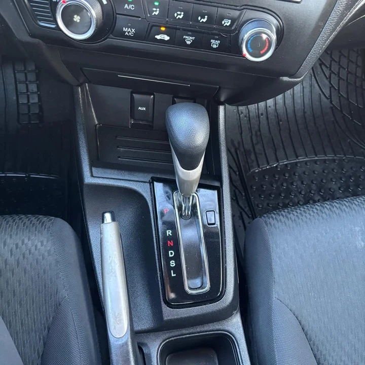 2015 Honda Civic 9th Gen - Image 14 of 17