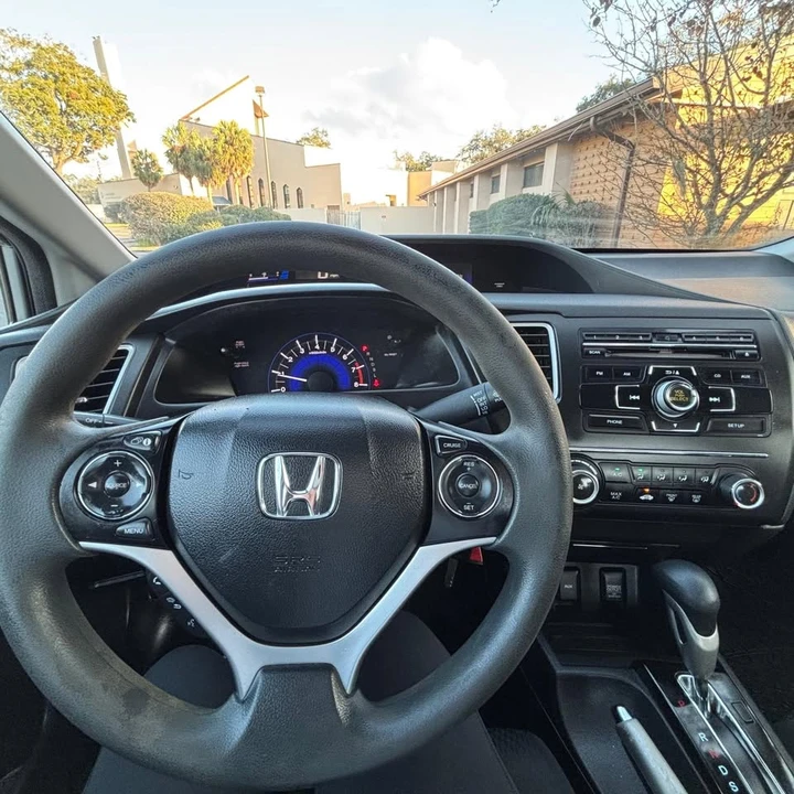2015 Honda Civic 9th Gen - Image 12 of 17