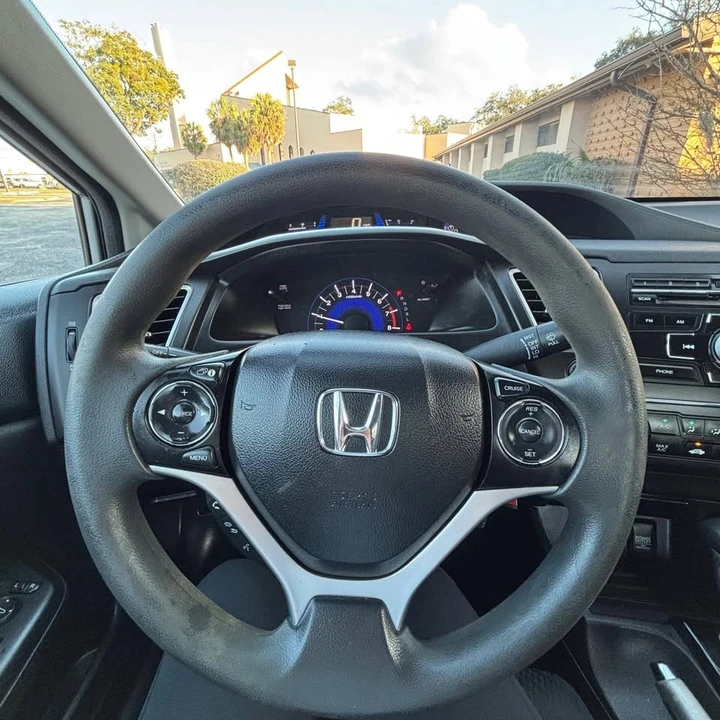 2015 Honda Civic 9th Gen - Image 9 of 17