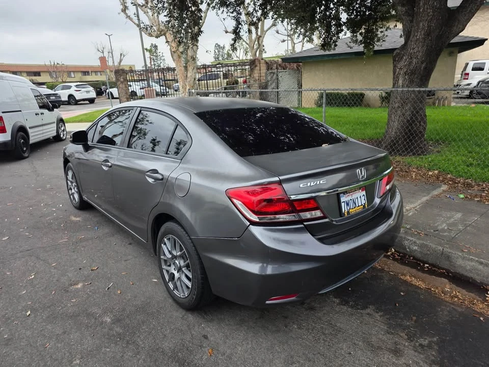 2015 Honda Civic 9th Gen - Image 5 of 7