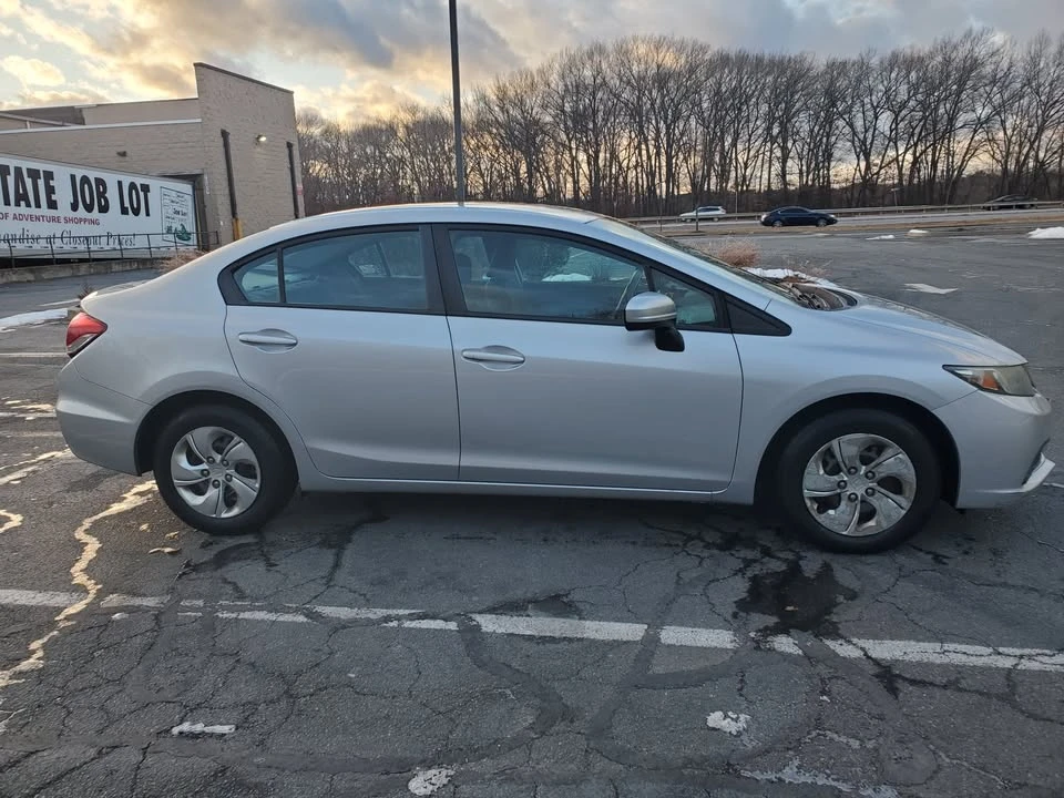 2015 Honda Civic 9th Gen - Image 5 of 17