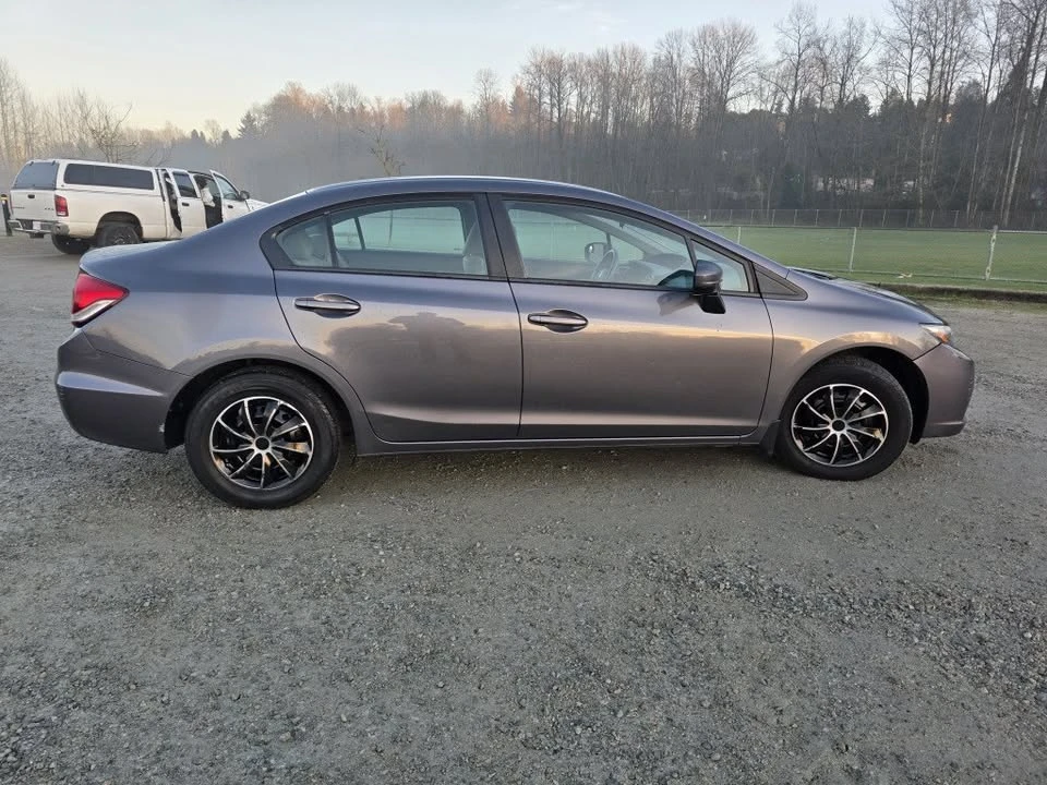 2015 Honda Civic 9th Gen - Image 5 of 13