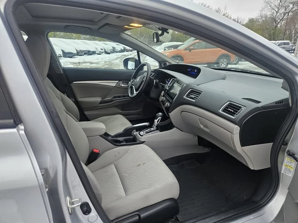 2015 Honda Civic 9th Gen - Image 11 of 17