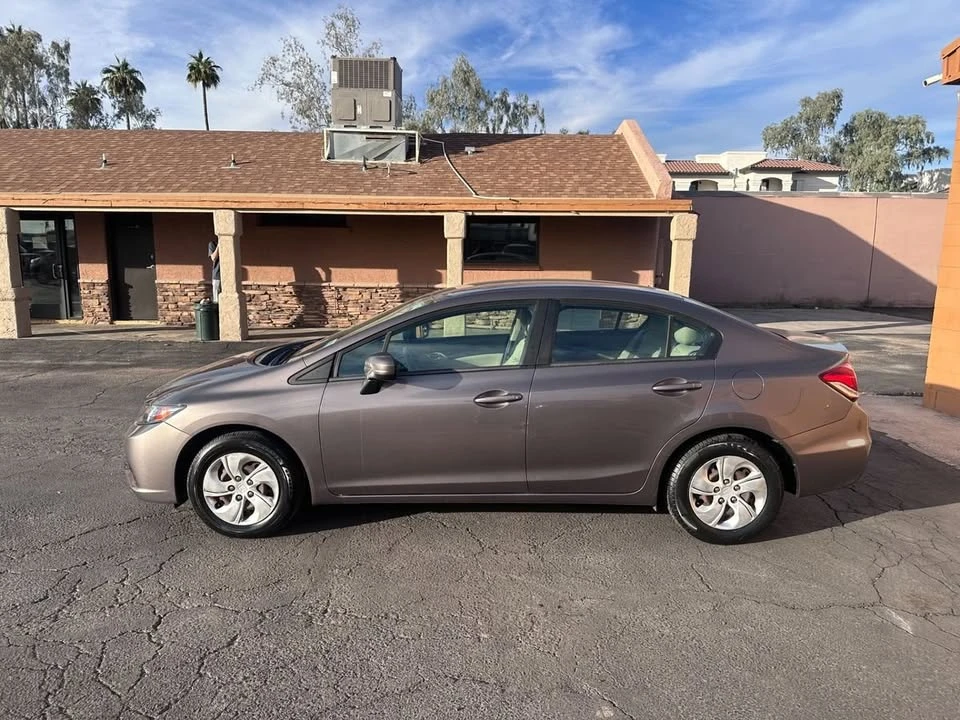 2015 Honda Civic 9th Gen - Image 5 of 15