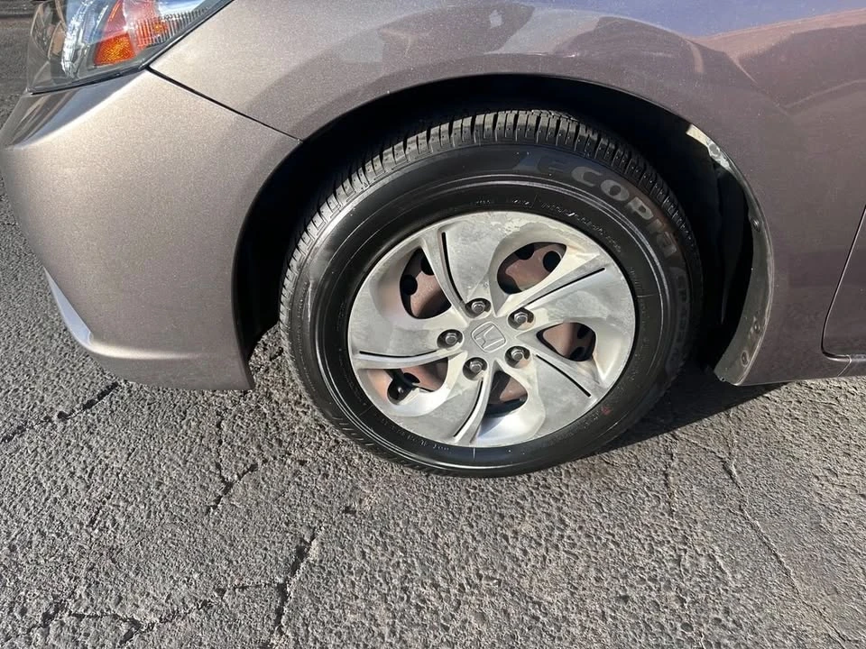 2015 Honda Civic 9th Gen - Image 9 of 15