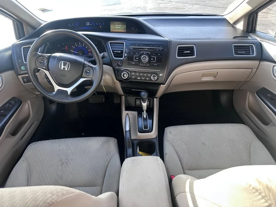 2015 Honda Civic 9th Gen - Image 13 of 15