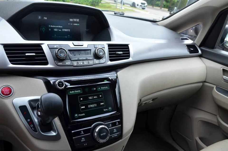 2015 Honda Odyssey - Image 13 of 14