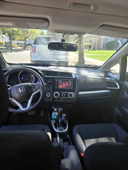 2015 Honda Fit - Image 2 of 3