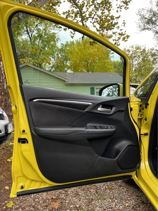 2015 Honda Fit - Image 10 of 20