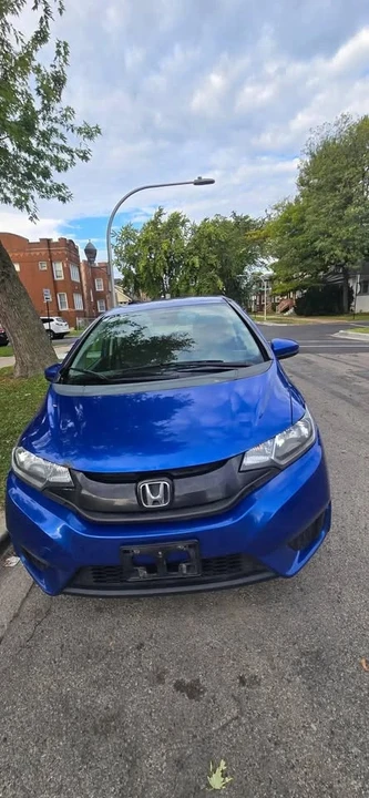 2015 Honda Fit - Image 2 of 4