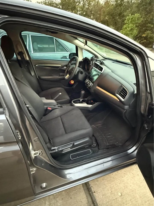 2015 Honda Fit - Image 6 of 18