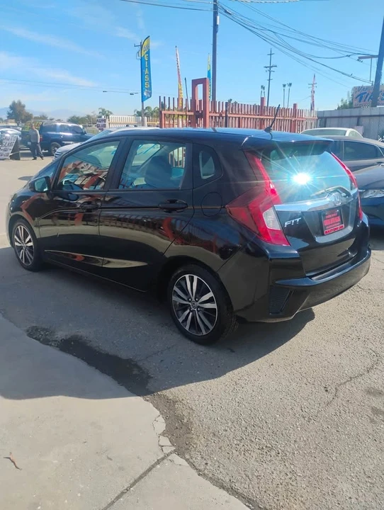 2015 Honda Fit - Image 2 of 3