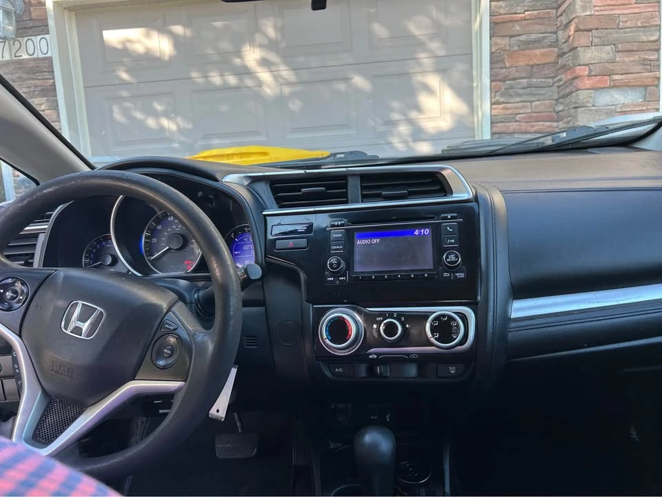 2015 Honda Fit - Image 9 of 12