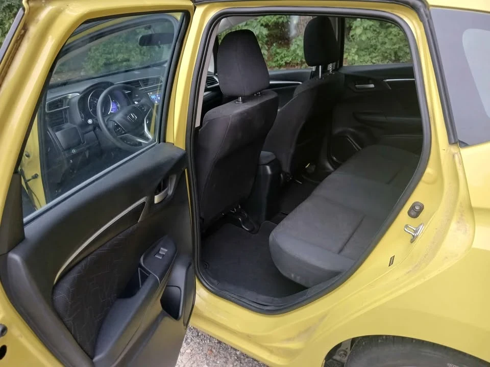 2015 Honda Fit - Image 9 of 16