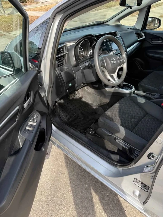 2015 Honda Fit - Image 9 of 16