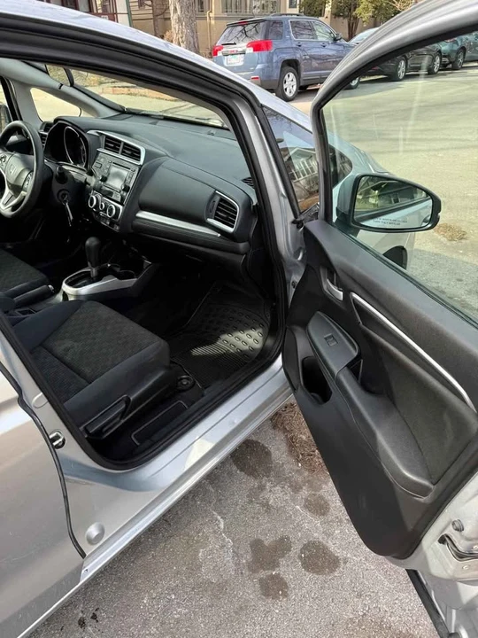 2015 Honda Fit - Image 11 of 16