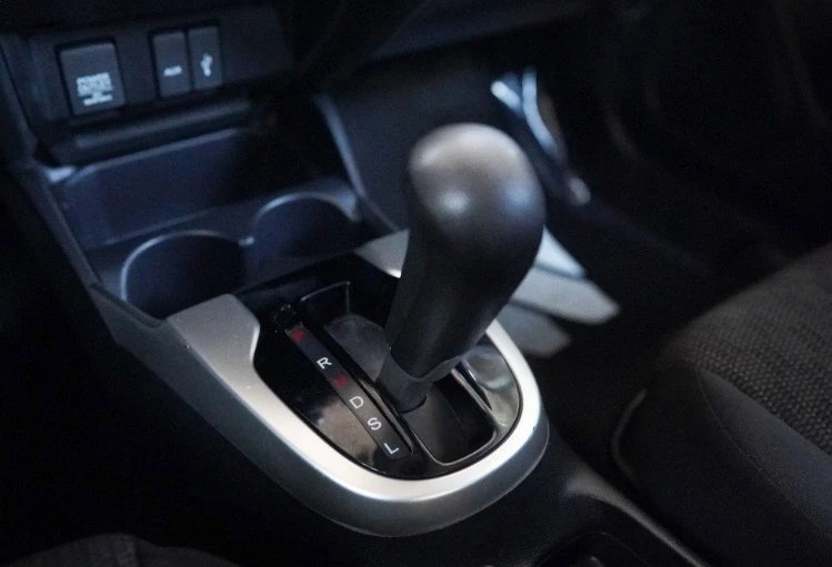 2015 Honda Fit - Image 9 of 11