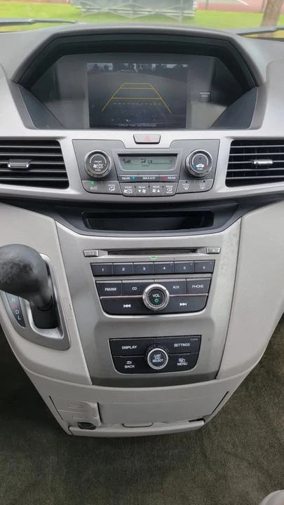 2015 Honda Odyssey - Image 11 of 17