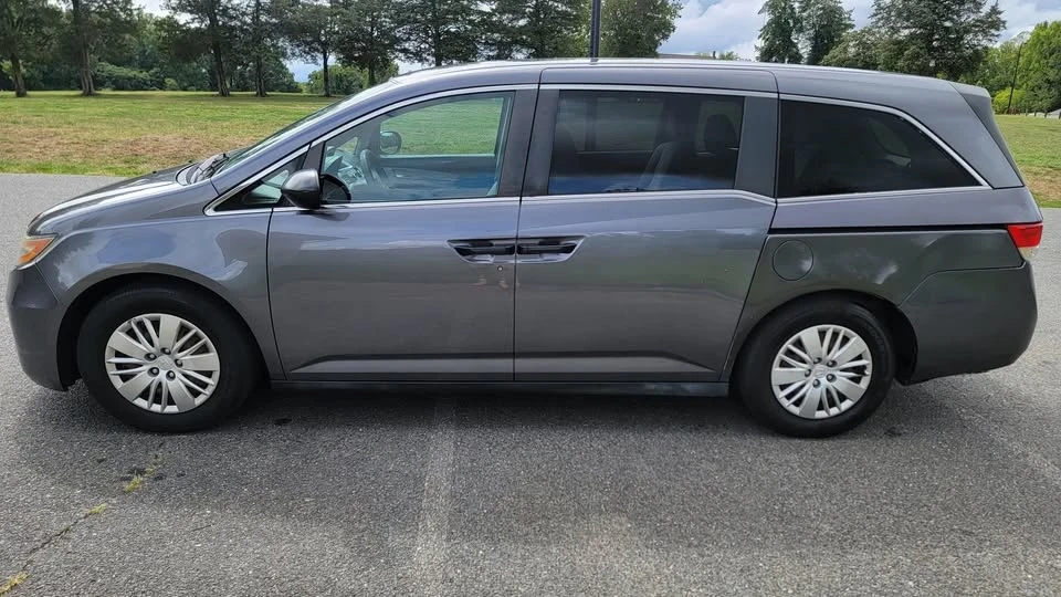 2015 Honda Odyssey - Image 4 of 15