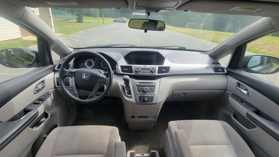 2015 Honda Odyssey - Image 8 of 17