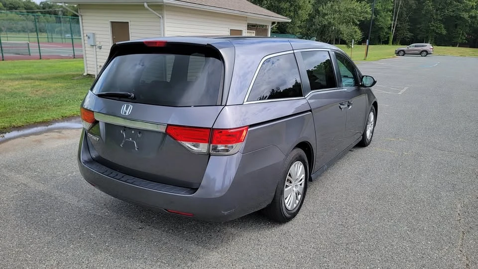2015 Honda Odyssey - Image 3 of 17