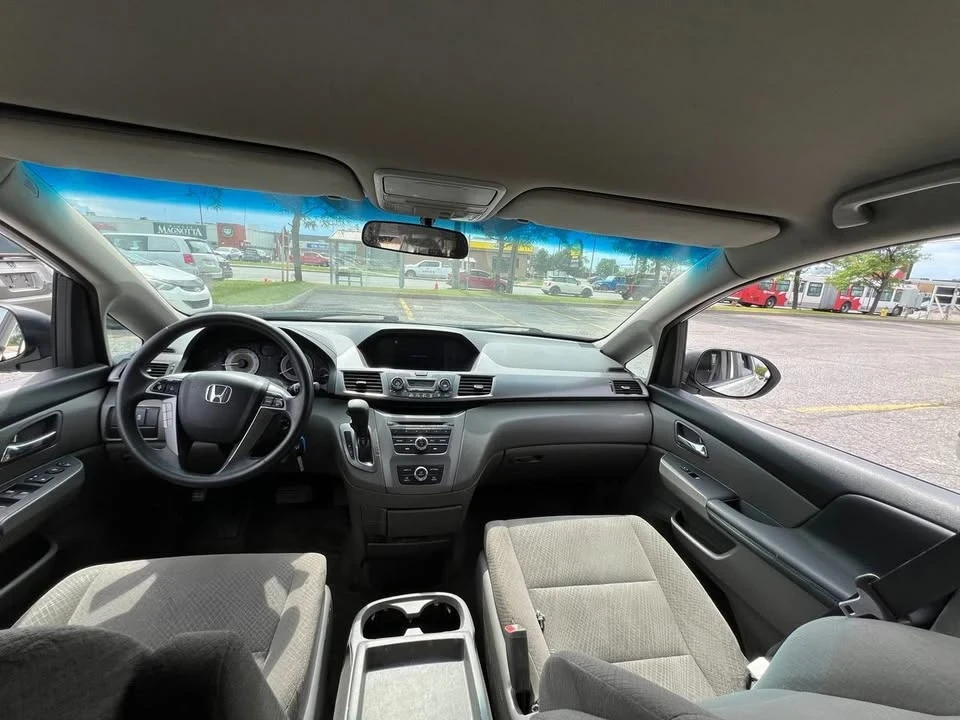 2015 Honda Odyssey - Image 10 of 13
