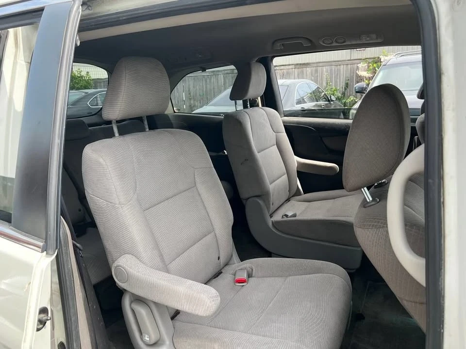 2015 Honda Odyssey - Image 9 of 13