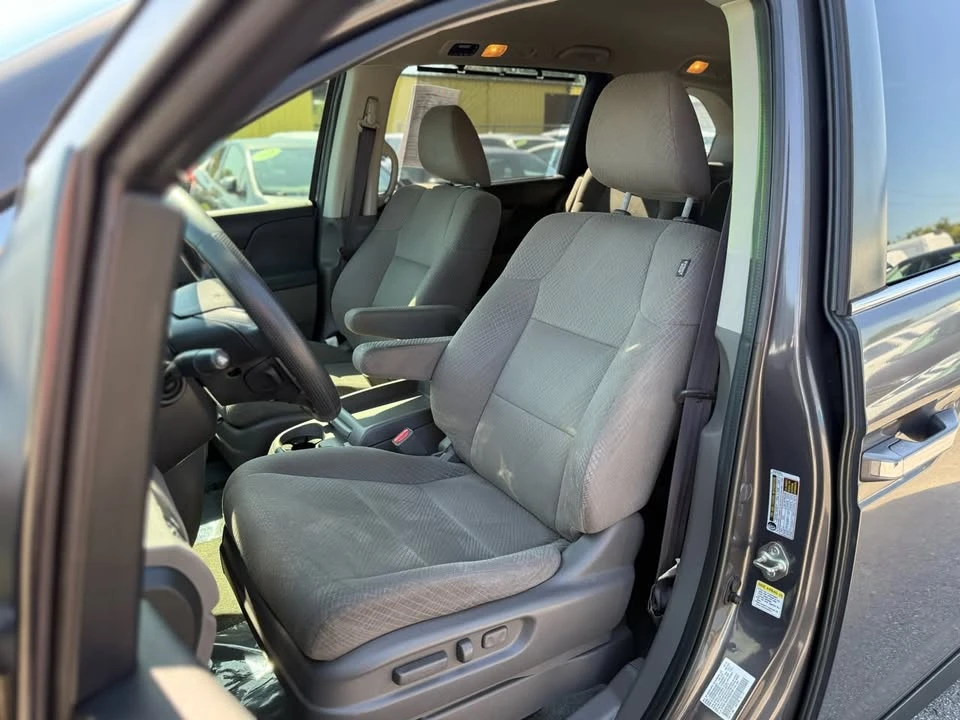 2015 Honda Odyssey - Image 8 of 12