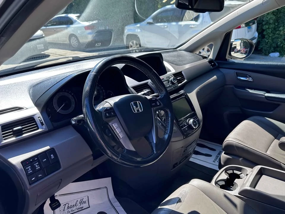 2015 Honda Odyssey - Image 14 of 20