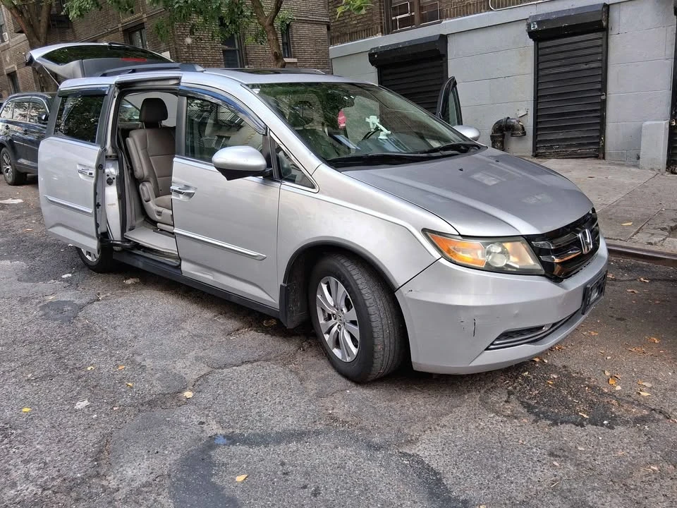 2015 Honda Odyssey - Image 4 of 9