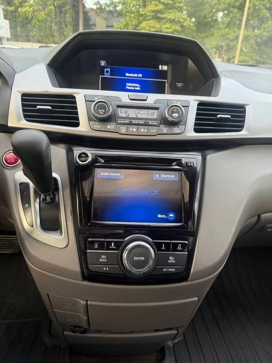 2015 Honda Odyssey - Image 15 of 16