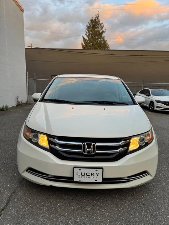 2015 Honda Odyssey - Image 3 of 11
