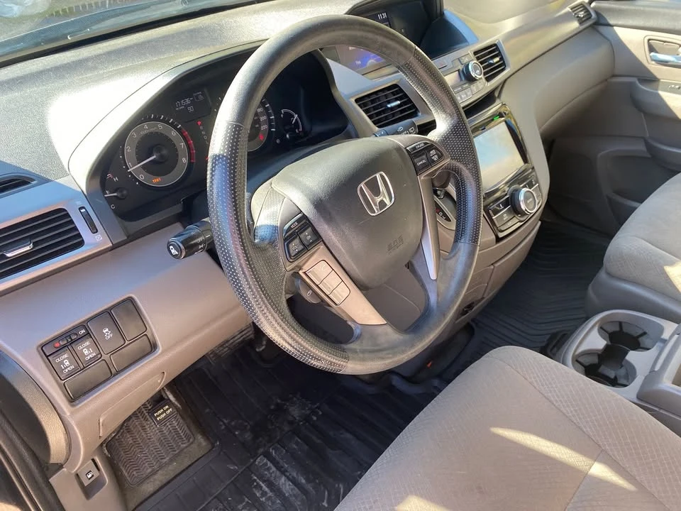 2015 Honda Odyssey - Image 15 of 17