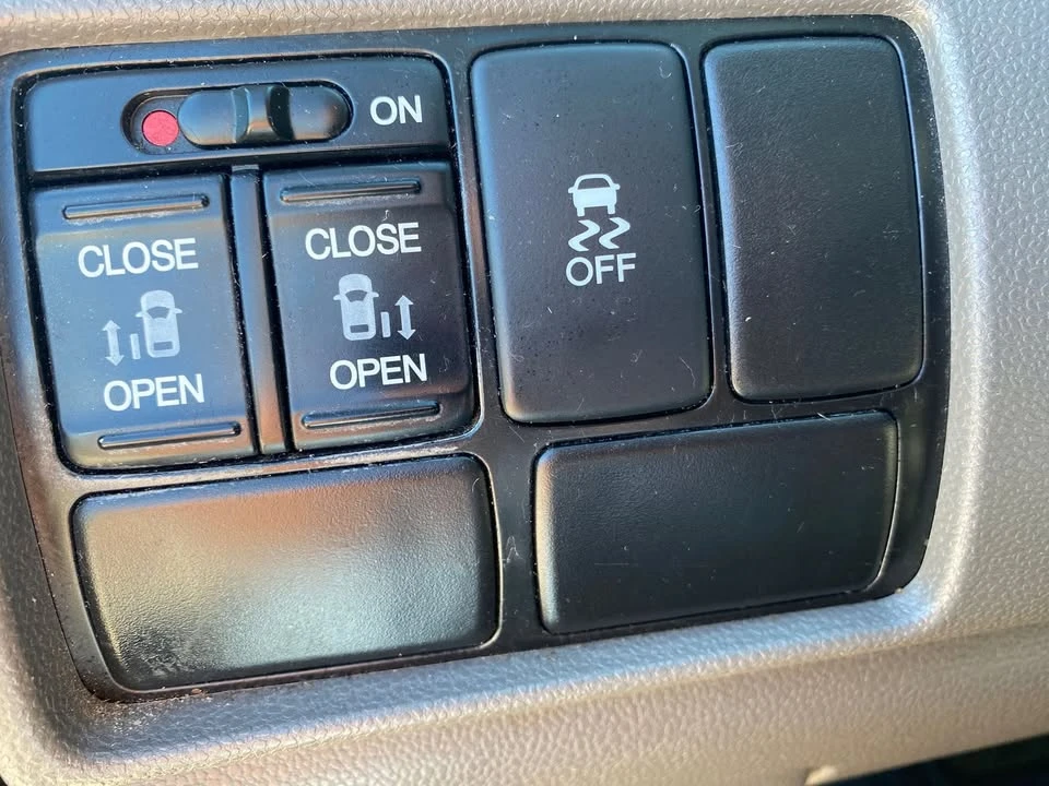 2015 Honda Odyssey - Image 6 of 17