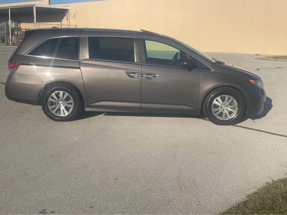 2015 Honda Odyssey - Image 2 of 7