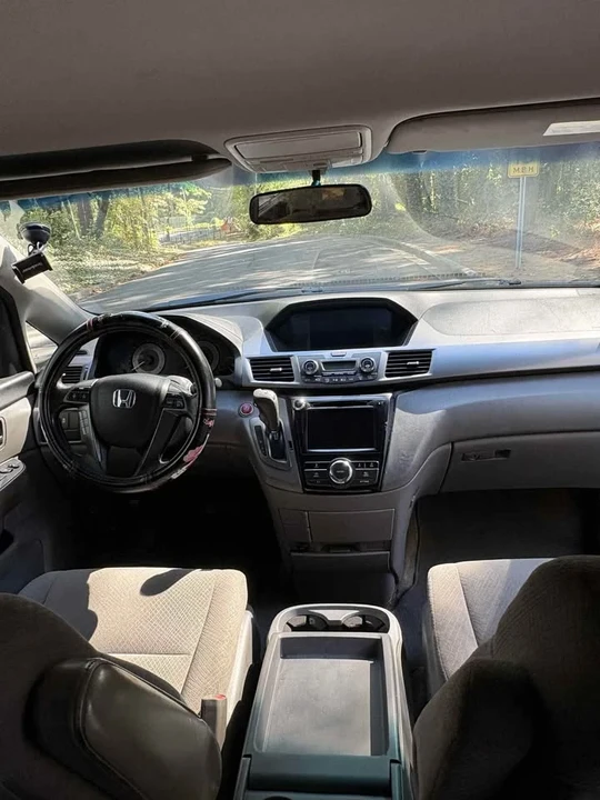 2015 Honda Odyssey - Image 11 of 16