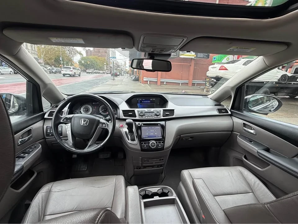 2015 Honda Odyssey - Image 15 of 19