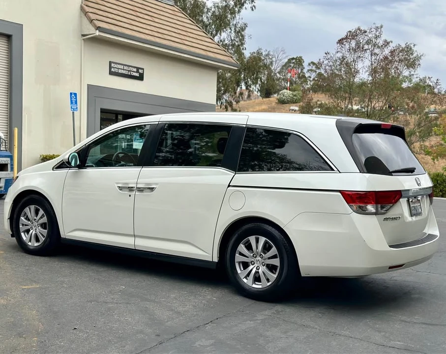 2015 Honda Odyssey - Image 8 of 20