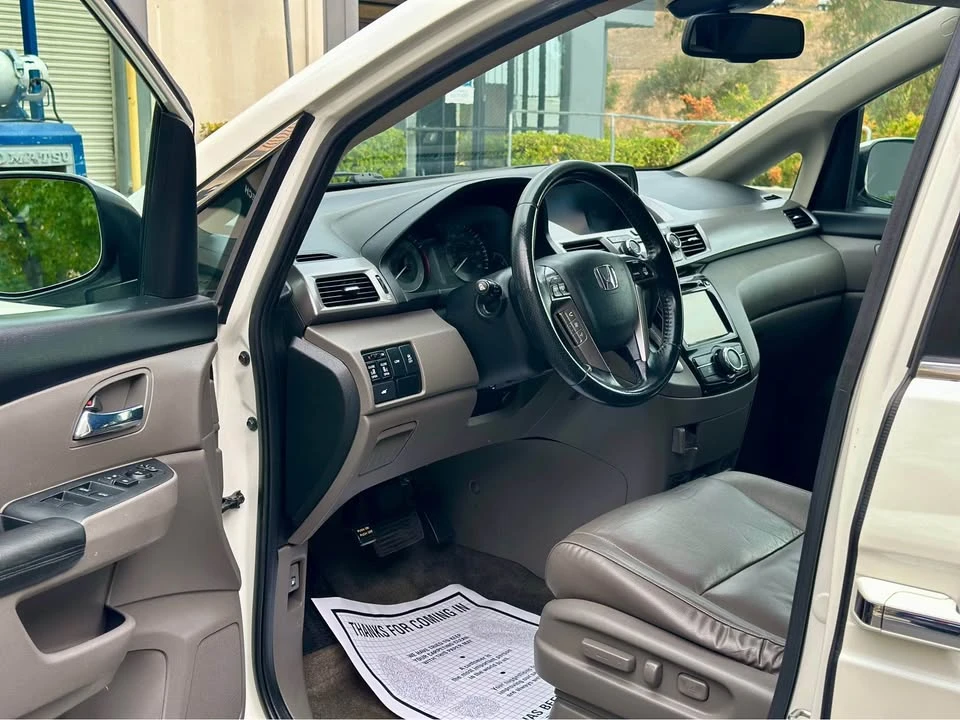 2015 Honda Odyssey - Image 10 of 20