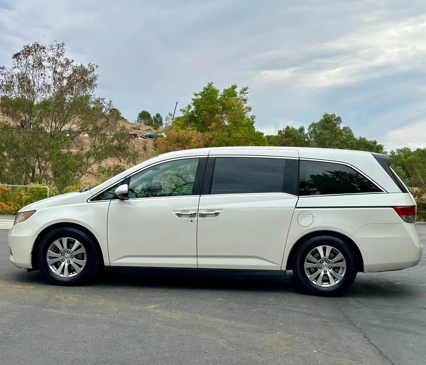 2015 Honda Odyssey - Image 9 of 20