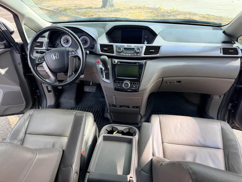 2015 Honda Odyssey - Image 15 of 20