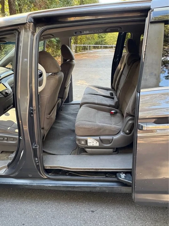2015 Honda Odyssey - Image 15 of 17