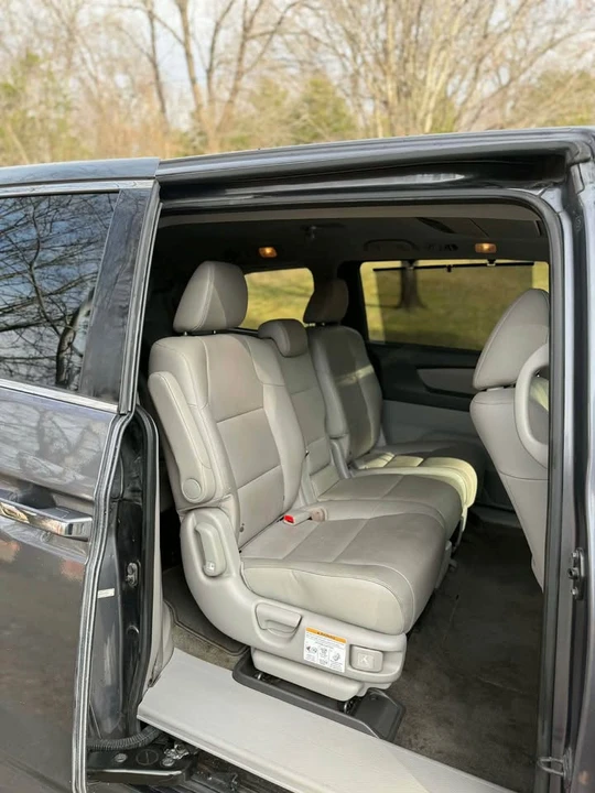 2015 Honda Odyssey - Image 12 of 17