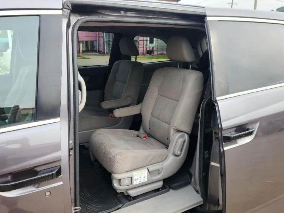 2015 Honda Odyssey - Image 8 of 14